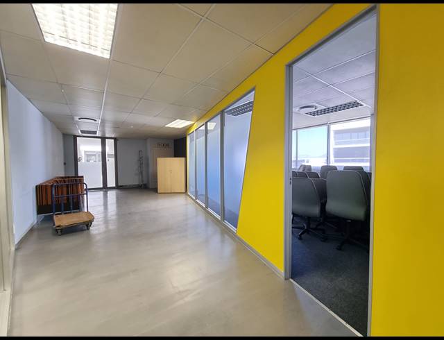 417M² OFFICE TO LET IN CENTURY CITY